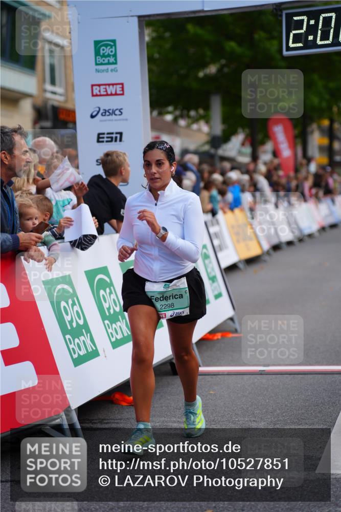 20.09.2026 - PSD Bank Halbmarathon LAZAROV Photography http://msf.ph/oto/10527851 20.09.2026 12:08:23 Ziel 2298, 2340, 2905 meine-sportfotos.de