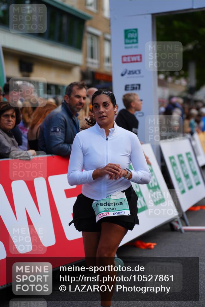 20.09.2026 - PSD Bank Halbmarathon LAZAROV Photography http://msf.ph/oto/10527861 20.09.2026 12:08:23 Ziel 2298, 2340, 2905 meine-sportfotos.de