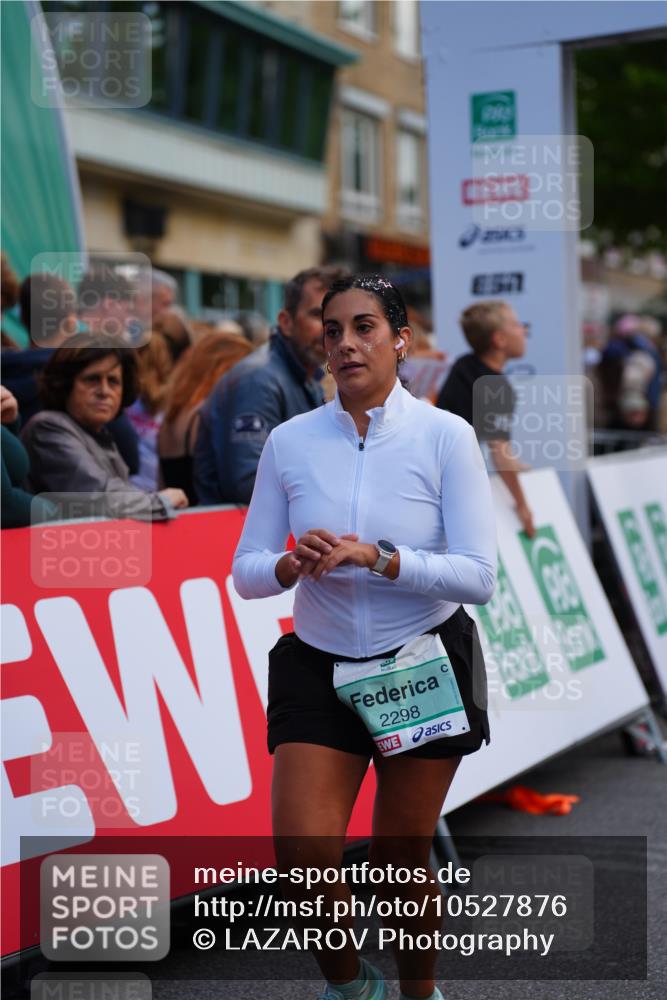 20.09.2026 - PSD Bank Halbmarathon LAZAROV Photography http://msf.ph/oto/10527876 20.09.2026 12:08:23 Ziel 2298, 2340, 2905 meine-sportfotos.de