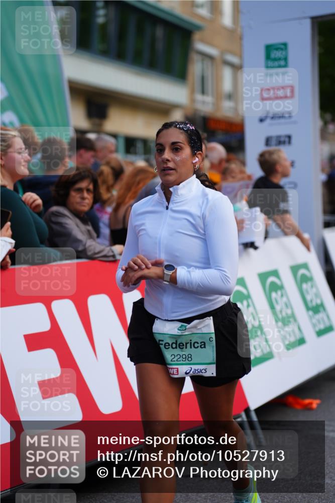 20.09.2026 - PSD Bank Halbmarathon LAZAROV Photography http://msf.ph/oto/10527913 20.09.2026 12:08:23 Ziel 2298, 2340, 2905 meine-sportfotos.de