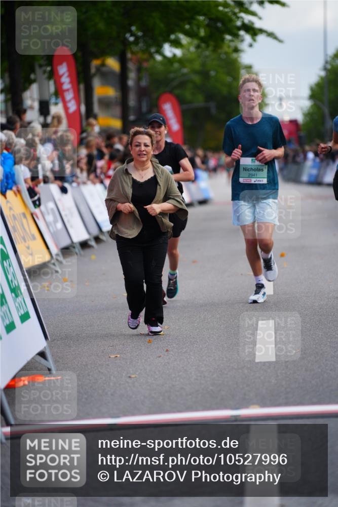 20.09.2026 - PSD Bank Halbmarathon LAZAROV Photography http://msf.ph/oto/10527996 20.09.2026 12:08:34 Ziel 1229, 2478, 2941 meine-sportfotos.de