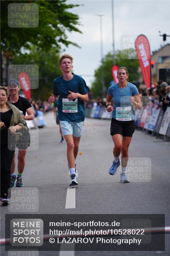 20.09.2026 - PSD Bank Halbmarathon LAZAROV Photography http://msf.ph/oto/10528022 20.09.2026 12:08:35 Ziel 1229, 2478, 2941 meine-sportfotos.de