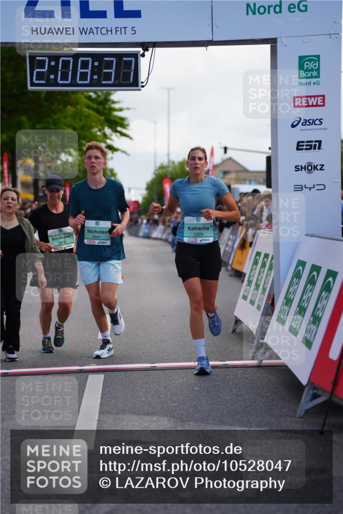 20.09.2026 - PSD Bank Halbmarathon LAZAROV Photography http://msf.ph/oto/10528047 20.09.2026 12:08:36 Ziel 1229, 2478, 2941 meine-sportfotos.de