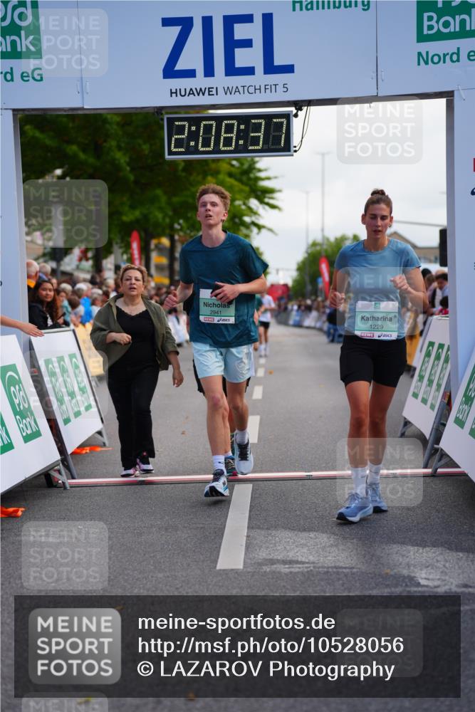 20.09.2026 - PSD Bank Halbmarathon LAZAROV Photography http://msf.ph/oto/10528056 20.09.2026 12:08:37 Ziel 1229, 2478, 2941 meine-sportfotos.de