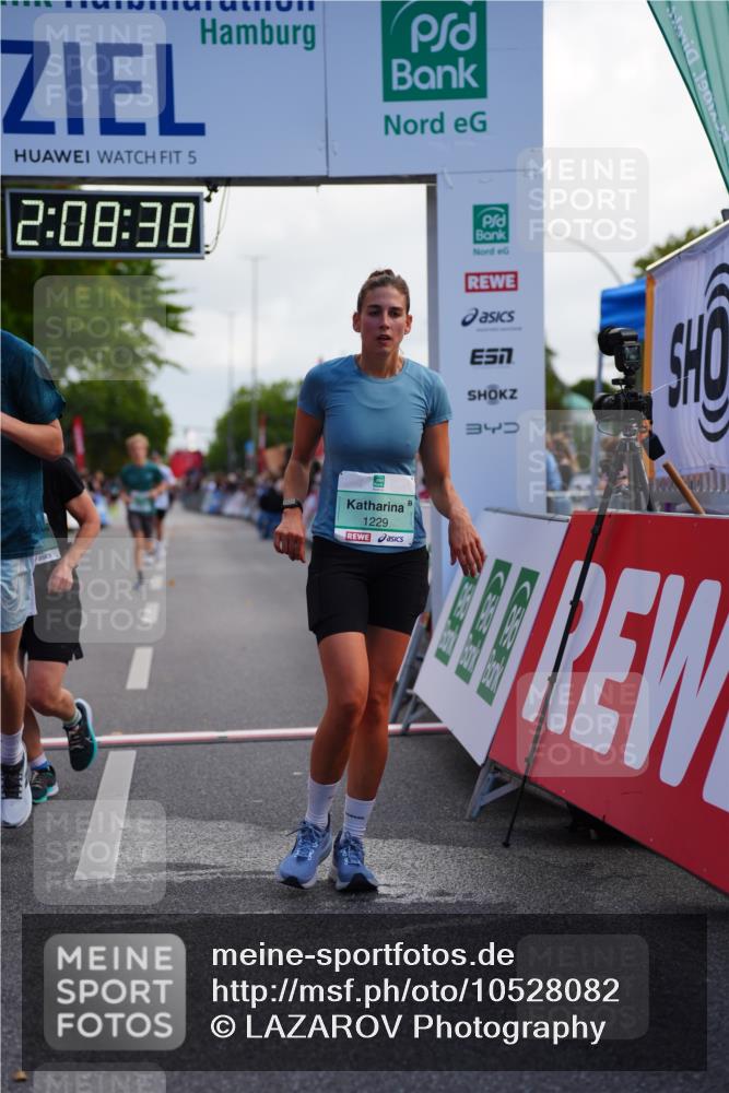 20.09.2026 - PSD Bank Halbmarathon LAZAROV Photography http://msf.ph/oto/10528082 20.09.2026 12:08:38 Ziel 1229, 2478, 2941, 4613 meine-sportfotos.de