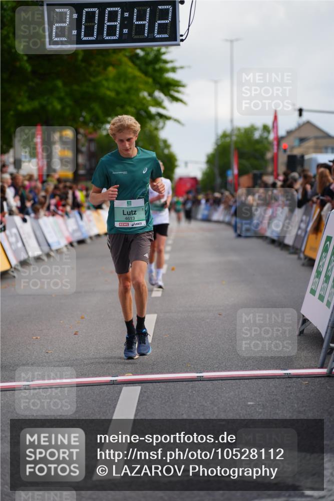 20.09.2026 - PSD Bank Halbmarathon LAZAROV Photography http://msf.ph/oto/10528112 20.09.2026 12:08:42 Ziel 1229, 2478, 2522, 2941, 4613 meine-sportfotos.de