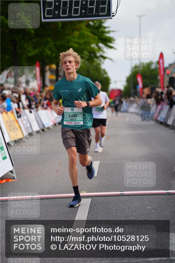 20.09.2026 - PSD Bank Halbmarathon LAZAROV Photography http://msf.ph/oto/10528125 20.09.2026 12:08:42 Ziel 1229, 2478, 2522, 2941, 4613 meine-sportfotos.de