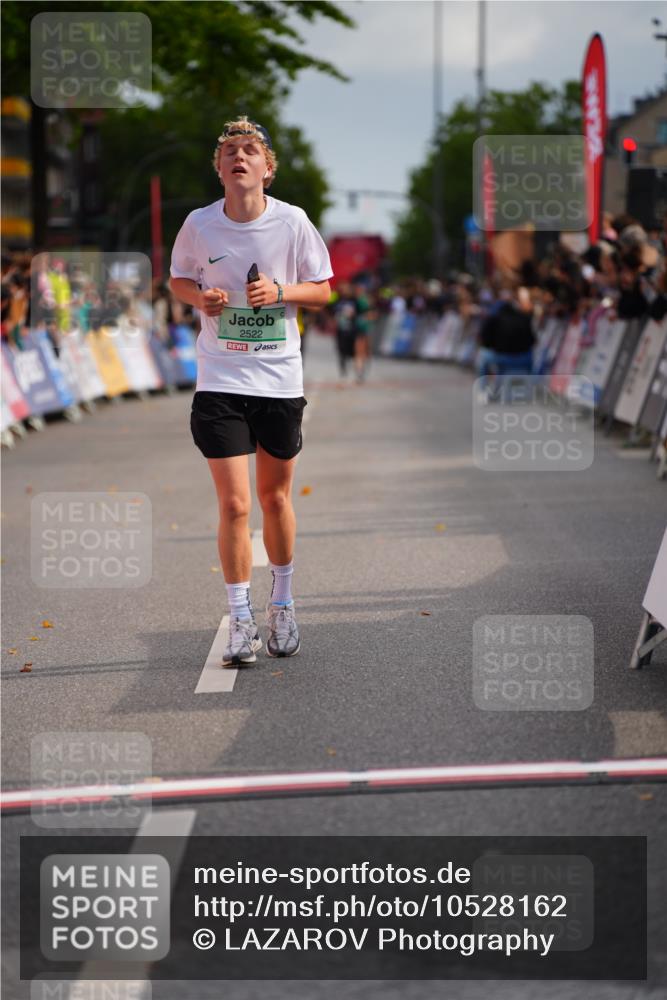 20.09.2026 - PSD Bank Halbmarathon LAZAROV Photography http://msf.ph/oto/10528162 20.09.2026 12:08:44 Ziel 1229, 2478, 2522, 2941, 4613 meine-sportfotos.de