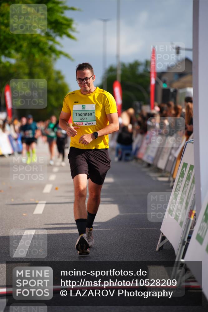20.09.2026 - PSD Bank Halbmarathon LAZAROV Photography http://msf.ph/oto/10528209 20.09.2026 12:08:52 Ziel 2522, 4511 meine-sportfotos.de