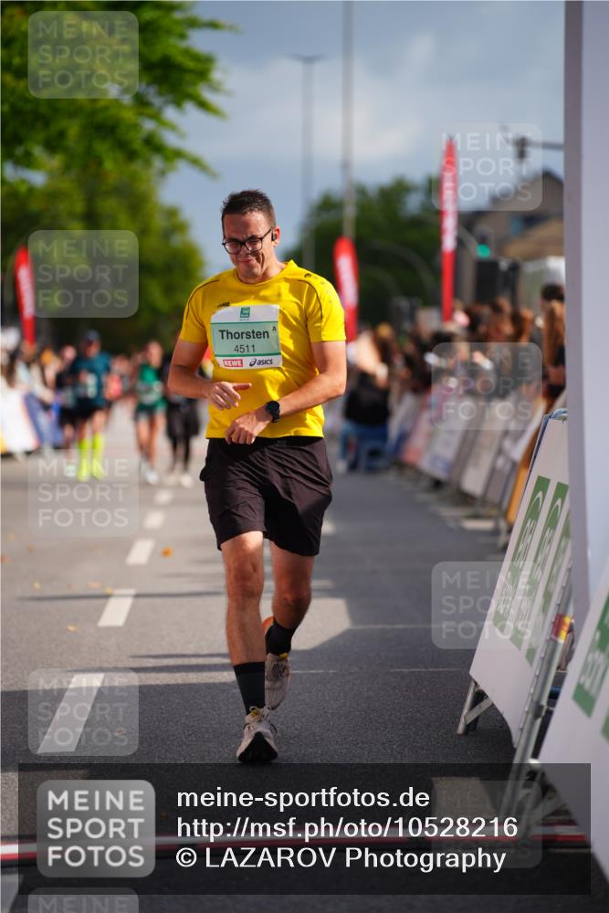 20.09.2026 - PSD Bank Halbmarathon LAZAROV Photography http://msf.ph/oto/10528216 20.09.2026 12:08:52 Ziel 2522, 4511 meine-sportfotos.de