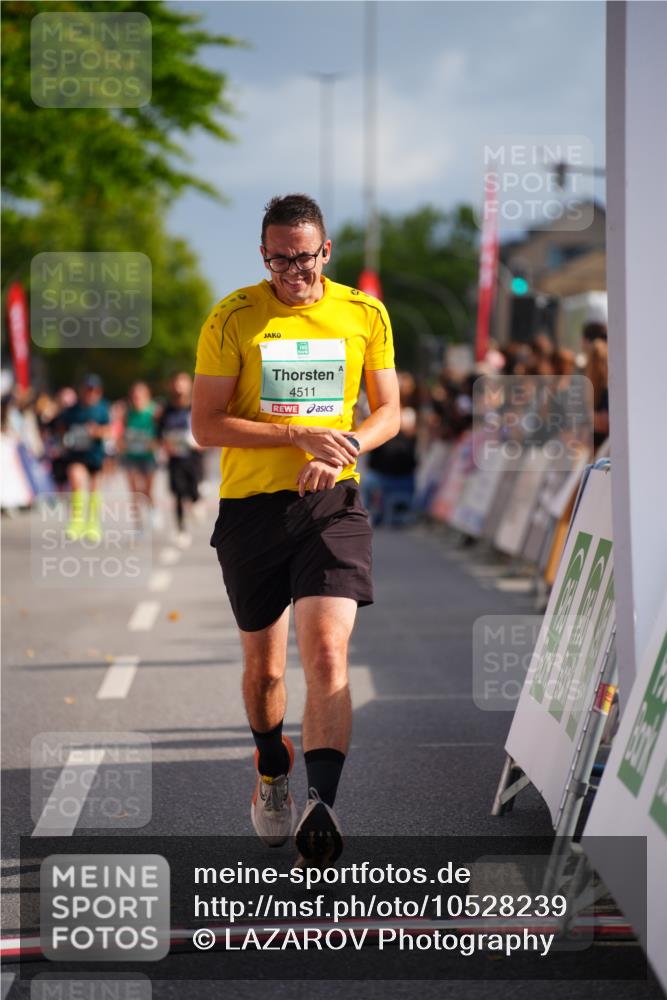 20.09.2026 - PSD Bank Halbmarathon LAZAROV Photography http://msf.ph/oto/10528239 20.09.2026 12:08:52 Ziel 2522, 4511 meine-sportfotos.de