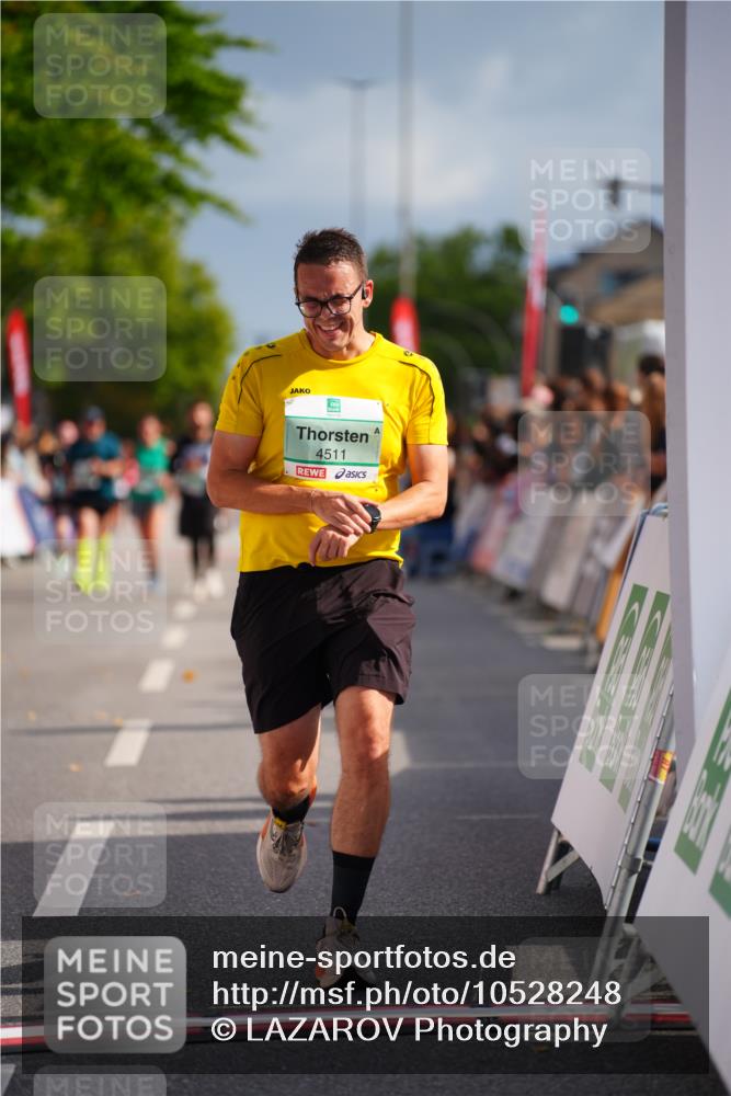20.09.2026 - PSD Bank Halbmarathon LAZAROV Photography http://msf.ph/oto/10528248 20.09.2026 12:08:52 Ziel 2522, 4511 meine-sportfotos.de