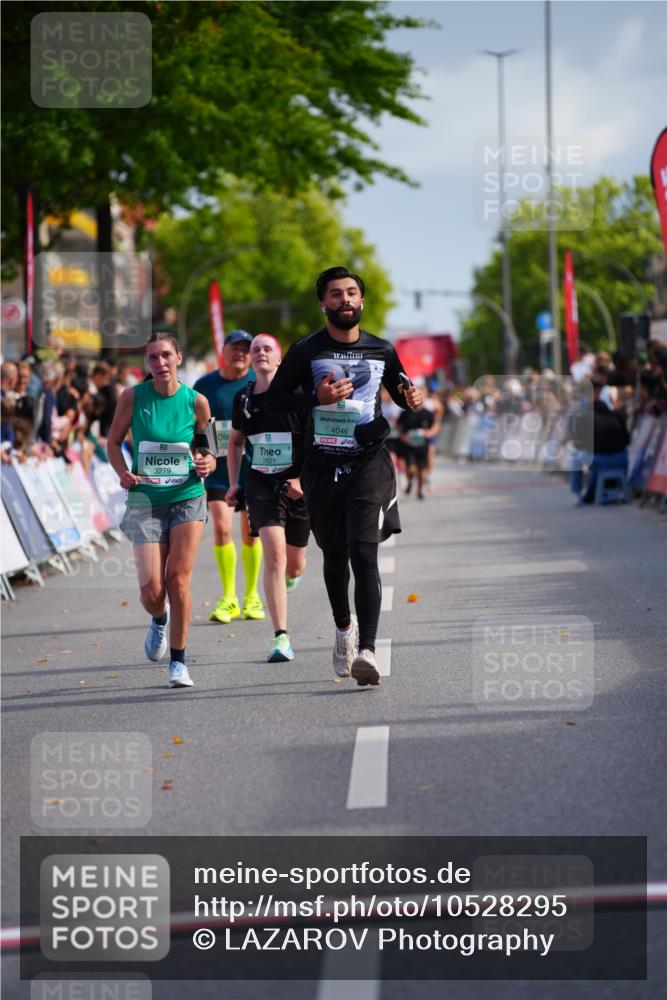 20.09.2026 - PSD Bank Halbmarathon LAZAROV Photography http://msf.ph/oto/10528295 20.09.2026 12:08:59 Ziel 2621, 3279, 4046, 4511 meine-sportfotos.de