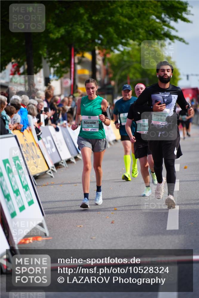 20.09.2026 - PSD Bank Halbmarathon LAZAROV Photography http://msf.ph/oto/10528324 20.09.2026 12:09:00 Ziel 2621, 3279, 3690, 4046, 4511 meine-sportfotos.de
