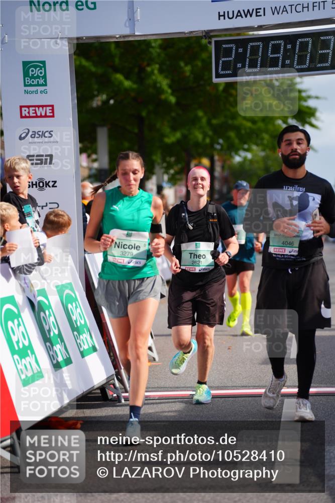 20.09.2026 - PSD Bank Halbmarathon LAZAROV Photography http://msf.ph/oto/10528410 20.09.2026 12:09:02 Ziel 2621, 3279, 3690, 4046 meine-sportfotos.de