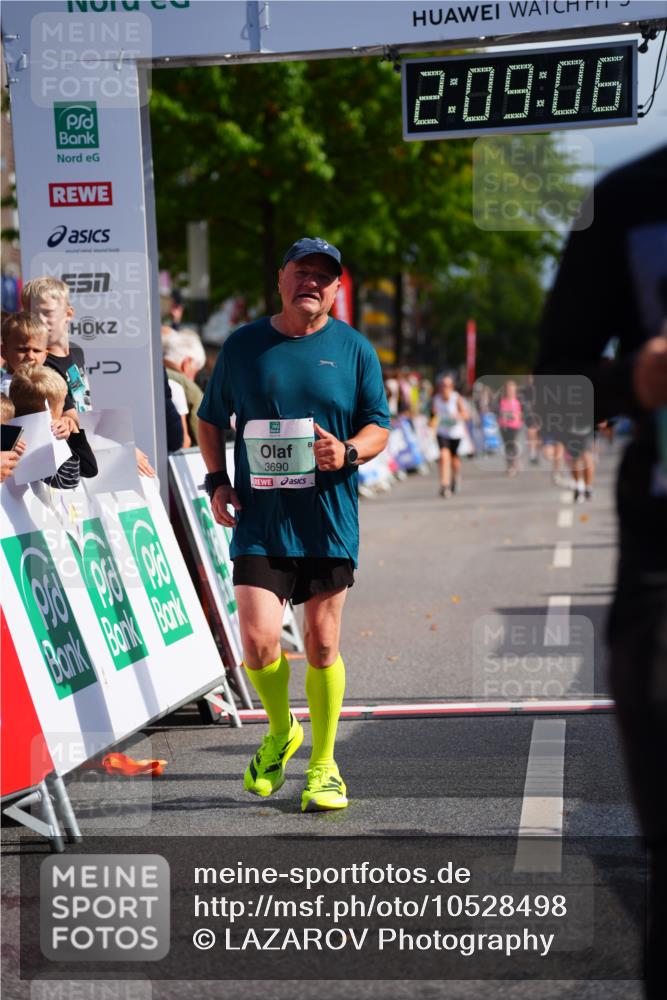 20.09.2026 - PSD Bank Halbmarathon LAZAROV Photography http://msf.ph/oto/10528498 20.09.2026 12:09:06 Ziel 2621, 3279, 3690, 4046 meine-sportfotos.de