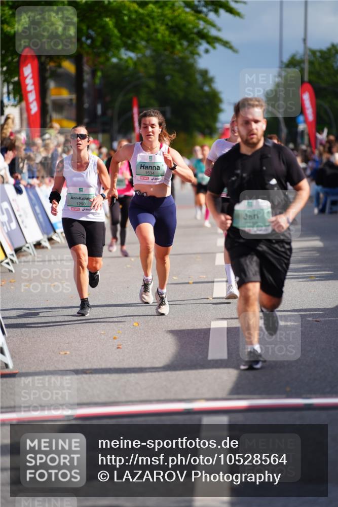 20.09.2026 - PSD Bank Halbmarathon LAZAROV Photography http://msf.ph/oto/10528564 20.09.2026 12:09:10 Ziel 1290, 1534, 2188, 2621, 3250, 3279, 3690, 4046 meine-sportfotos.de