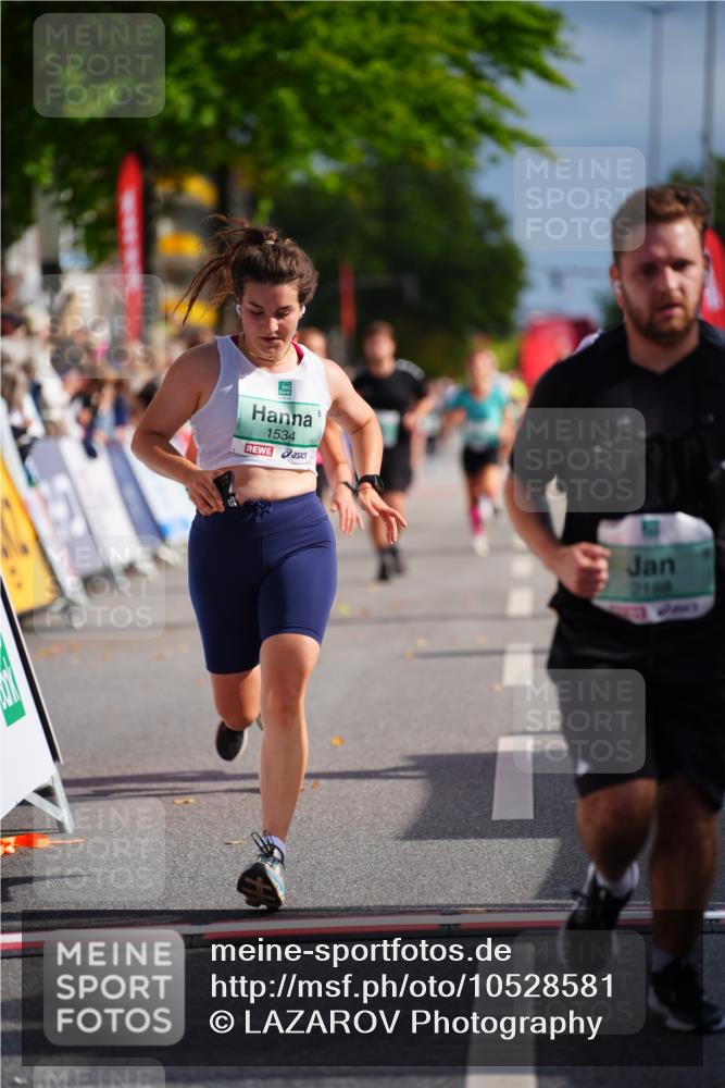 20.09.2026 - PSD Bank Halbmarathon LAZAROV Photography http://msf.ph/oto/10528581 20.09.2026 12:09:11 Ziel 1290, 1534, 2188, 3250, 3690 meine-sportfotos.de