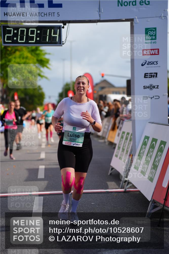 20.09.2026 - PSD Bank Halbmarathon LAZAROV Photography http://msf.ph/oto/10528607 20.09.2026 12:09:14 Ziel 1065, 1066, 1290, 1534, 1945, 2188, 3250, 3432, 4240 meine-sportfotos.de