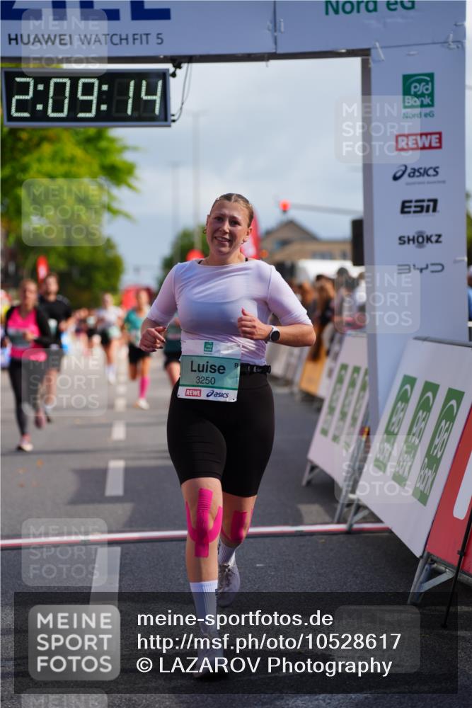 20.09.2026 - PSD Bank Halbmarathon LAZAROV Photography http://msf.ph/oto/10528617 20.09.2026 12:09:14 Ziel 1065, 1066, 1290, 1534, 1945, 2188, 3250, 3432, 4240 meine-sportfotos.de