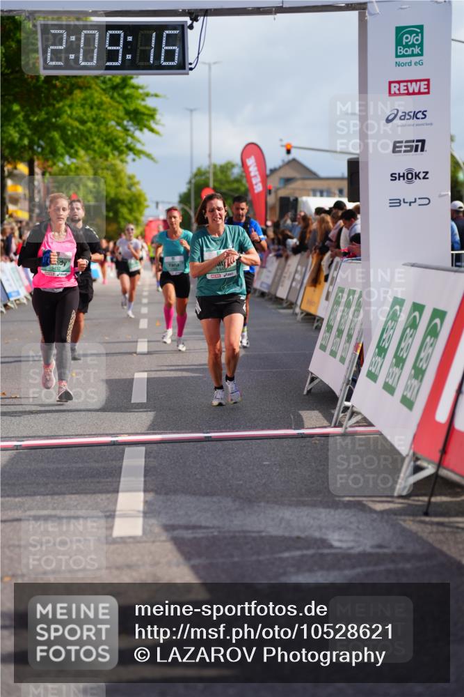 20.09.2026 - PSD Bank Halbmarathon LAZAROV Photography http://msf.ph/oto/10528621 20.09.2026 12:09:15 Ziel 1065, 1066, 1290, 1534, 1945, 2188, 3250, 3432, 4240 meine-sportfotos.de