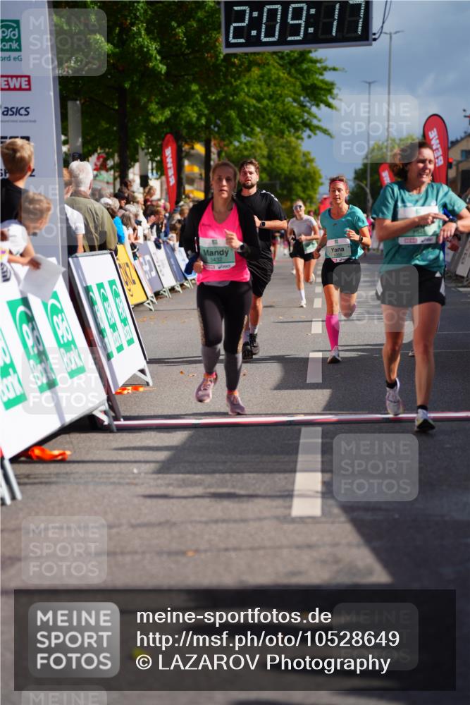 20.09.2026 - PSD Bank Halbmarathon LAZAROV Photography http://msf.ph/oto/10528649 20.09.2026 12:09:16 Ziel 1065, 1066, 1290, 1534, 1945, 2188, 2405, 3250, 3432, 4240 meine-sportfotos.de