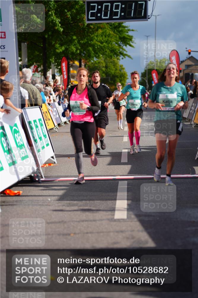 20.09.2026 - PSD Bank Halbmarathon LAZAROV Photography http://msf.ph/oto/10528682 20.09.2026 12:09:16 Ziel 1065, 1066, 1290, 1534, 1945, 2188, 2405, 3250, 3432, 4240 meine-sportfotos.de
