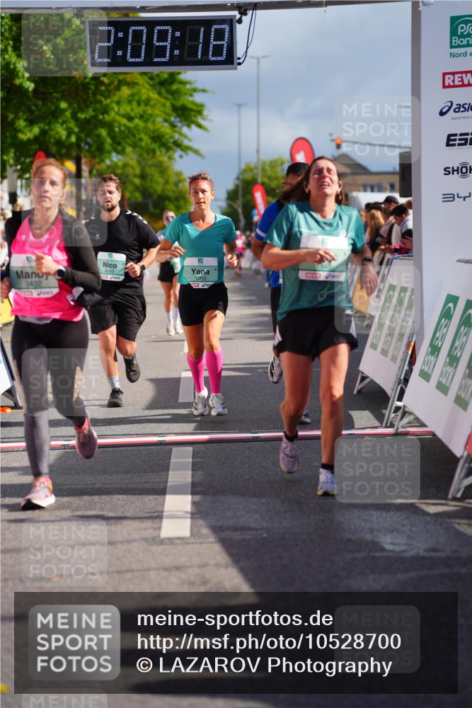 20.09.2026 - PSD Bank Halbmarathon LAZAROV Photography http://msf.ph/oto/10528700 20.09.2026 12:09:17 Ziel 1065, 1066, 1290, 1534, 1945, 2188, 2405, 3250, 3432, 4240 meine-sportfotos.de