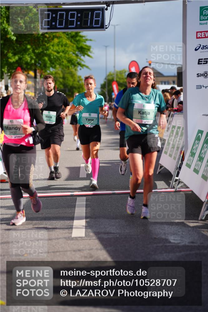 20.09.2026 - PSD Bank Halbmarathon LAZAROV Photography http://msf.ph/oto/10528707 20.09.2026 12:09:17 Ziel 1065, 1066, 1290, 1534, 1945, 2188, 2405, 3250, 3432, 4240 meine-sportfotos.de