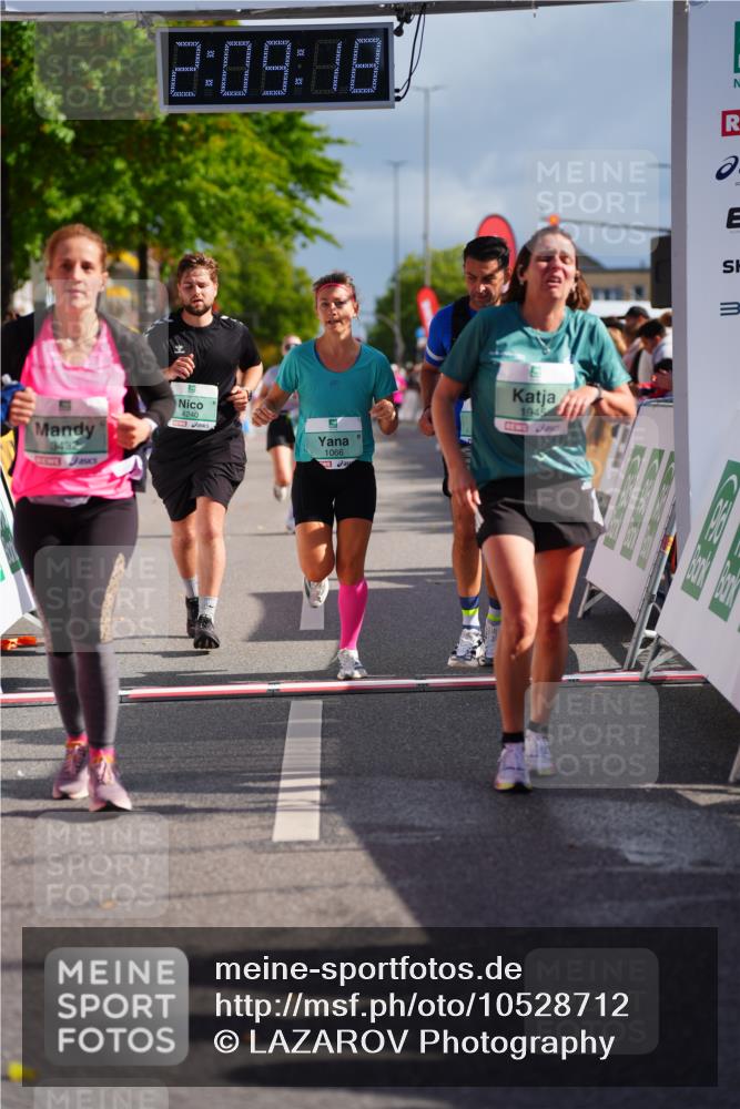 20.09.2026 - PSD Bank Halbmarathon LAZAROV Photography http://msf.ph/oto/10528712 20.09.2026 12:09:17 Ziel 1065, 1066, 1290, 1534, 1945, 2188, 2405, 3250, 3432, 4240 meine-sportfotos.de