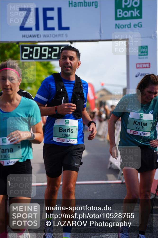 20.09.2026 - PSD Bank Halbmarathon LAZAROV Photography http://msf.ph/oto/10528765 20.09.2026 12:09:19 Ziel 1065, 1066, 1290, 1534, 1945, 2188, 2405, 3250, 3432, 4240, 4559 meine-sportfotos.de