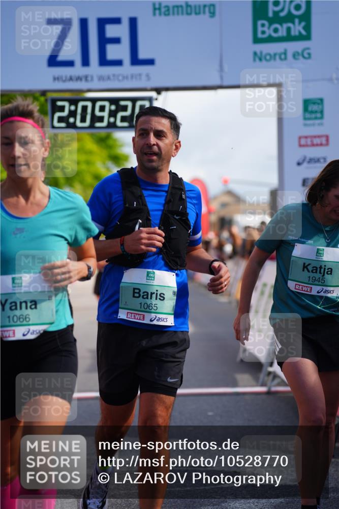 20.09.2026 - PSD Bank Halbmarathon LAZAROV Photography http://msf.ph/oto/10528770 20.09.2026 12:09:19 Ziel 1065, 1066, 1290, 1534, 1945, 2188, 2405, 3250, 3432, 4240, 4559 meine-sportfotos.de