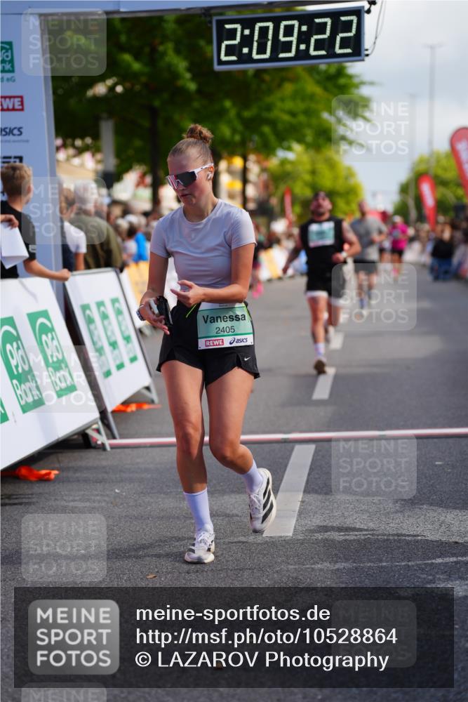 20.09.2026 - PSD Bank Halbmarathon LAZAROV Photography http://msf.ph/oto/10528864 20.09.2026 12:09:22 Ziel 1065, 1066, 1945, 2405, 3432, 4240, 4559 meine-sportfotos.de