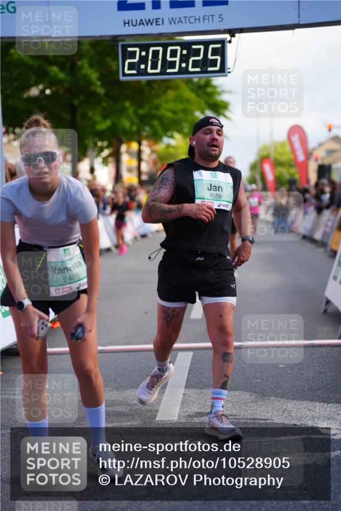 20.09.2026 - PSD Bank Halbmarathon LAZAROV Photography http://msf.ph/oto/10528905 20.09.2026 12:09:24 Ziel 1065, 1066, 1945, 2405, 3432, 3658, 4064, 4240, 4559 meine-sportfotos.de