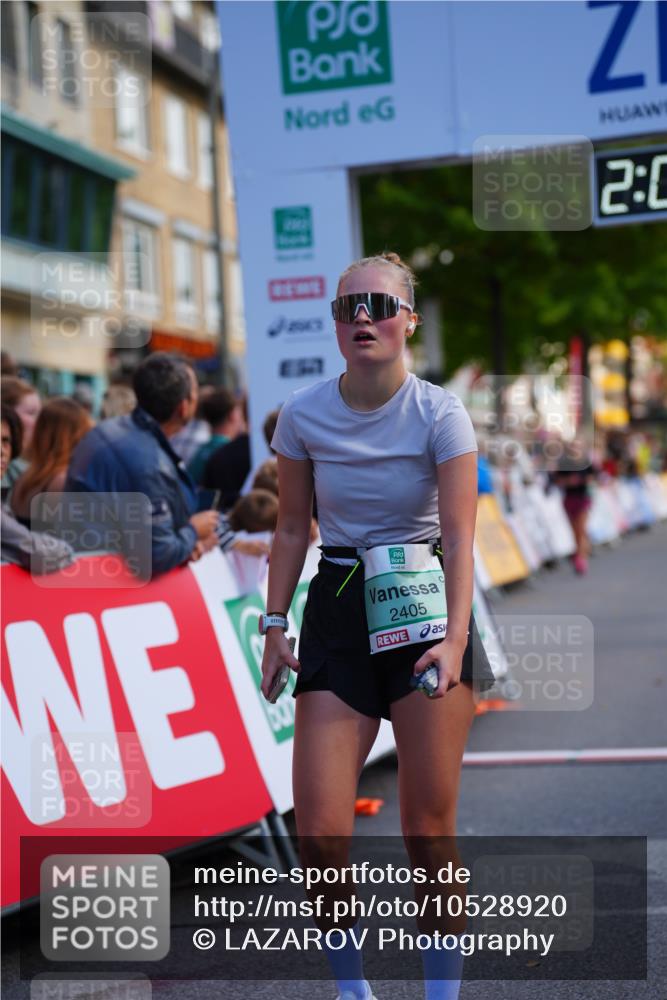 20.09.2026 - PSD Bank Halbmarathon LAZAROV Photography http://msf.ph/oto/10528920 20.09.2026 12:09:25 Ziel 1065, 1066, 2405, 3658, 4064, 4240, 4559 meine-sportfotos.de