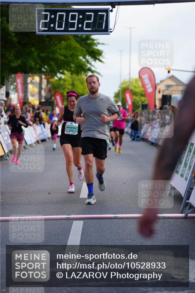 20.09.2026 - PSD Bank Halbmarathon LAZAROV Photography http://msf.ph/oto/10528933 20.09.2026 12:09:27 Ziel 1176, 2405, 3658, 3813, 4064, 4559 meine-sportfotos.de