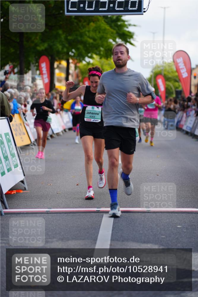 20.09.2026 - PSD Bank Halbmarathon LAZAROV Photography http://msf.ph/oto/10528941 20.09.2026 12:09:27 Ziel 1176, 2405, 3658, 3813, 4064, 4559 meine-sportfotos.de