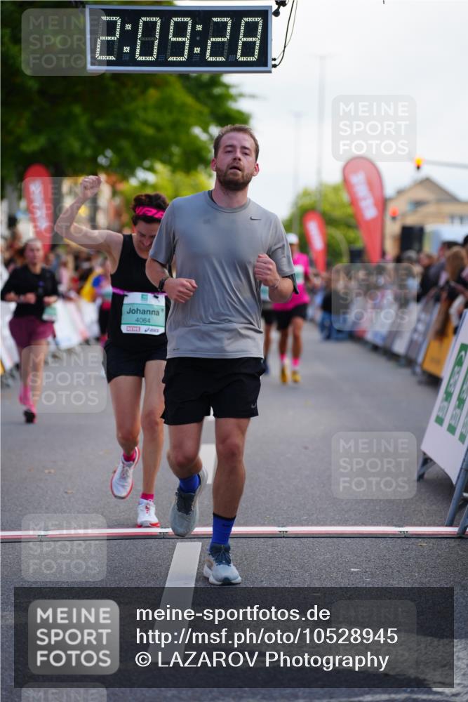 20.09.2026 - PSD Bank Halbmarathon LAZAROV Photography http://msf.ph/oto/10528945 20.09.2026 12:09:28 Ziel 1176, 2405, 3658, 3813, 4064, 4233, 4234, 4559 meine-sportfotos.de