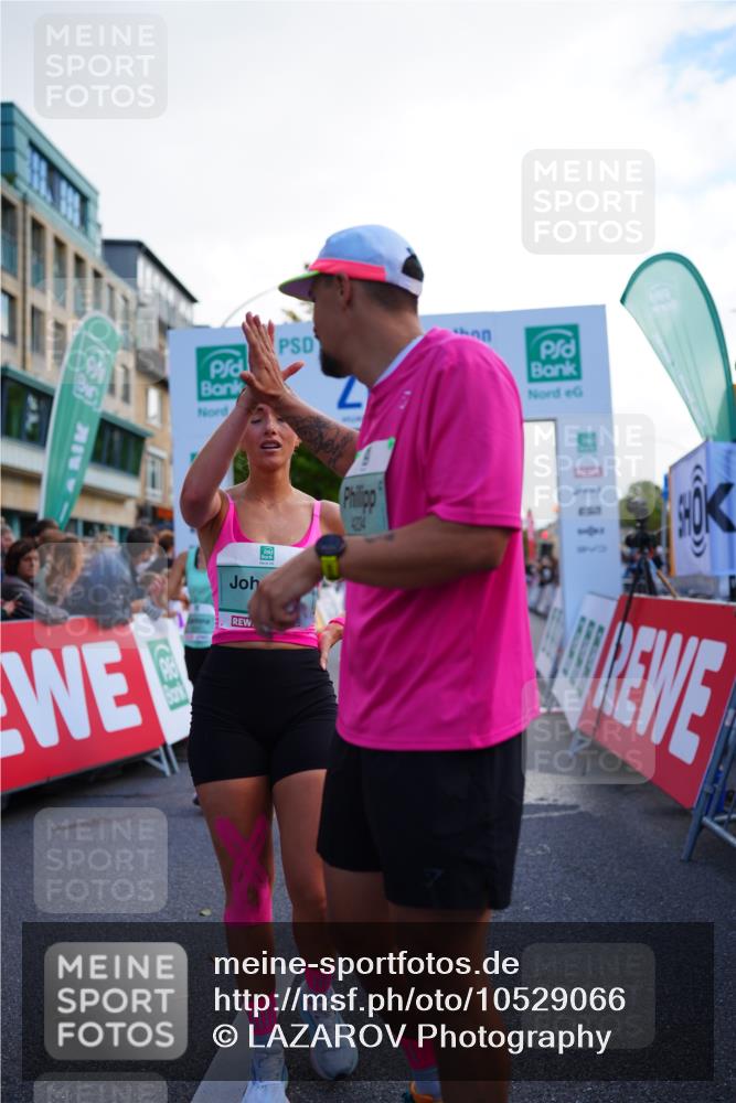 20.09.2026 - PSD Bank Halbmarathon LAZAROV Photography http://msf.ph/oto/10529066 20.09.2026 12:09:36 Ziel 1031, 1167, 1176, 2198, 2526, 3137, 3339, 3658, 3813, 3816, 4030, 4064, 4233, 4234, 4563 meine-sportfotos.de