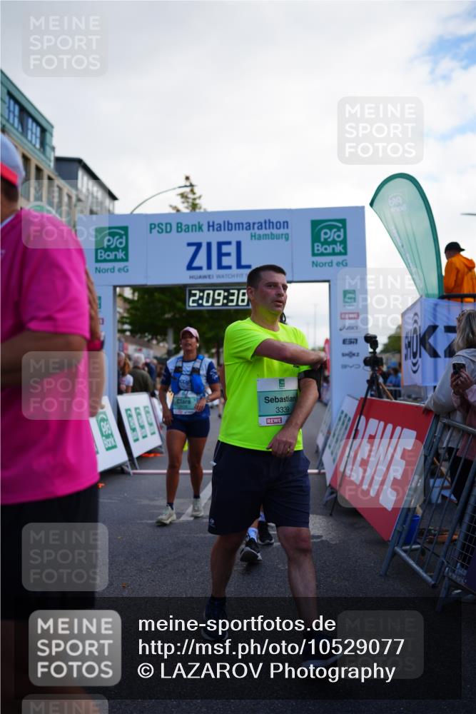 20.09.2026 - PSD Bank Halbmarathon LAZAROV Photography http://msf.ph/oto/10529077 20.09.2026 12:09:37 Ziel 1031, 1167, 1176, 2198, 2526, 3137, 3339, 3813, 3816, 4030, 4233, 4234, 4563 meine-sportfotos.de