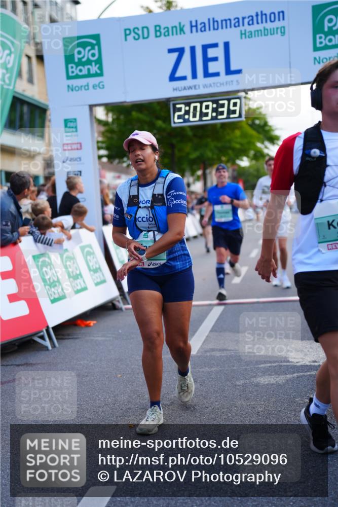 20.09.2026 - PSD Bank Halbmarathon LAZAROV Photography http://msf.ph/oto/10529096 20.09.2026 12:09:38 Ziel 1031, 1167, 1176, 2025, 2198, 2526, 3137, 3339, 3813, 3816, 4030, 4233, 4234, 4563 meine-sportfotos.de