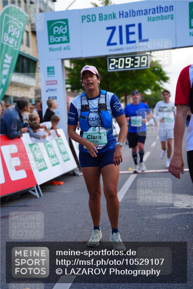 20.09.2026 - PSD Bank Halbmarathon LAZAROV Photography http://msf.ph/oto/10529107 20.09.2026 12:09:39 Ziel 1031, 1167, 1176, 2025, 2198, 2526, 3137, 3339, 3813, 3816, 4030, 4233, 4234, 4563 meine-sportfotos.de