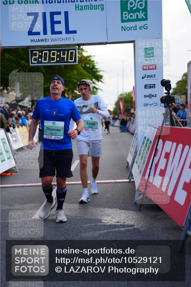 20.09.2026 - PSD Bank Halbmarathon LAZAROV Photography http://msf.ph/oto/10529121 20.09.2026 12:09:40 Ziel 1031, 1167, 2025, 2198, 2526, 3137, 3339, 3816, 4030, 4233, 4234, 4563 meine-sportfotos.de