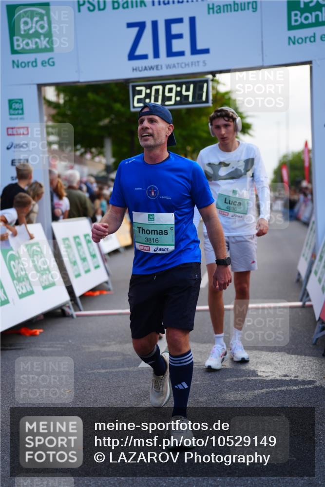 20.09.2026 - PSD Bank Halbmarathon LAZAROV Photography http://msf.ph/oto/10529149 20.09.2026 12:09:41 Ziel 1031, 1167, 2025, 2198, 2526, 3137, 3339, 3816, 4030, 4563 meine-sportfotos.de