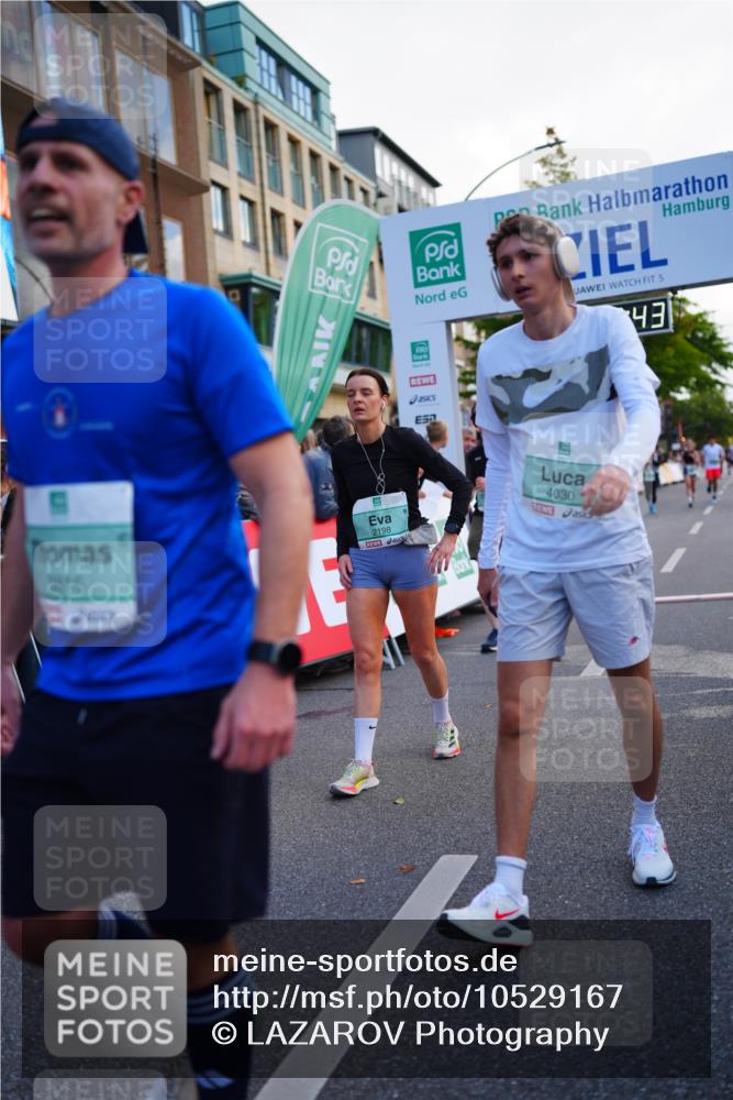 20.09.2026 - PSD Bank Halbmarathon LAZAROV Photography http://msf.ph/oto/10529167 20.09.2026 12:09:43 Ziel 1031, 1167, 2025, 2198, 2526, 3137, 3339, 3816, 4030 meine-sportfotos.de