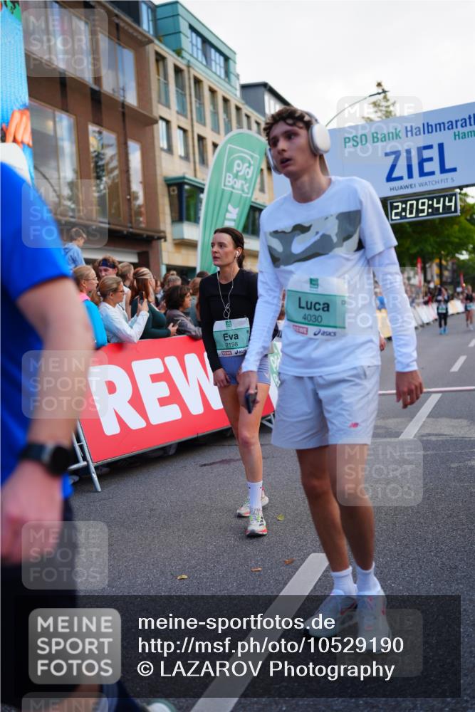 20.09.2026 - PSD Bank Halbmarathon LAZAROV Photography http://msf.ph/oto/10529190 20.09.2026 12:09:43 Ziel 1031, 1167, 2025, 2198, 2526, 3137, 3339, 3816, 4030 meine-sportfotos.de