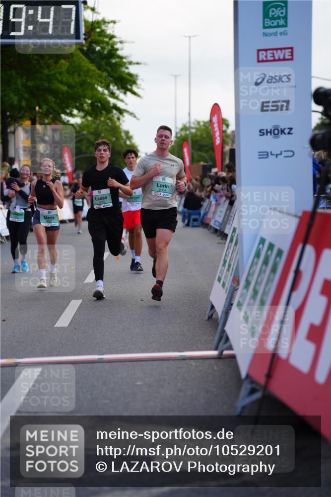 20.09.2026 - PSD Bank Halbmarathon LAZAROV Photography http://msf.ph/oto/10529201 20.09.2026 12:09:46 Ziel 1167, 1772, 1923, 2004, 2025, 2198, 3816, 4030, 4185 meine-sportfotos.de