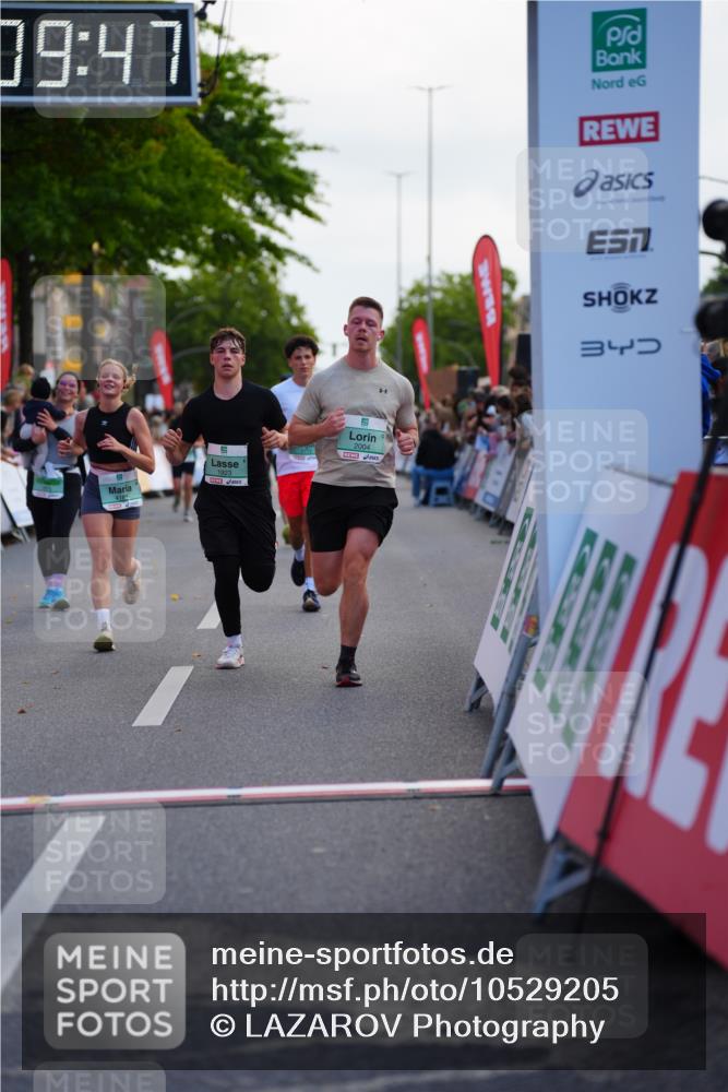 20.09.2026 - PSD Bank Halbmarathon LAZAROV Photography http://msf.ph/oto/10529205 20.09.2026 12:09:46 Ziel 1167, 1772, 1923, 2004, 2025, 2198, 3816, 4030, 4185 meine-sportfotos.de