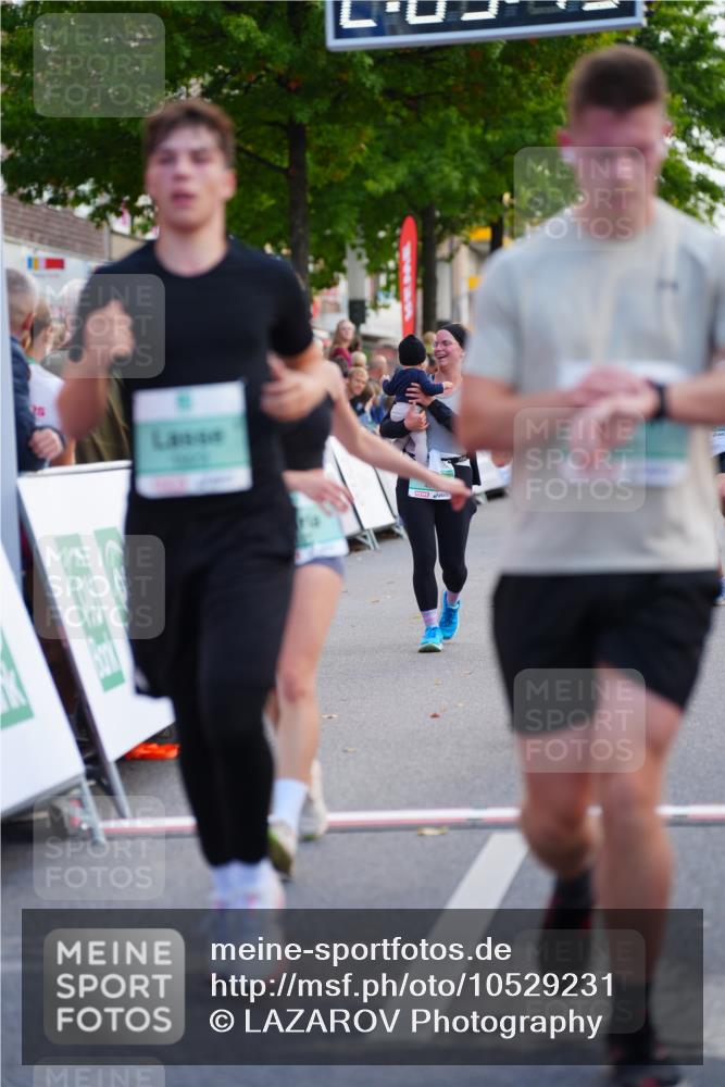 20.09.2026 - PSD Bank Halbmarathon LAZAROV Photography http://msf.ph/oto/10529231 20.09.2026 12:09:49 Ziel 1772, 1923, 2004, 2025, 4185, 4196, 4715 meine-sportfotos.de