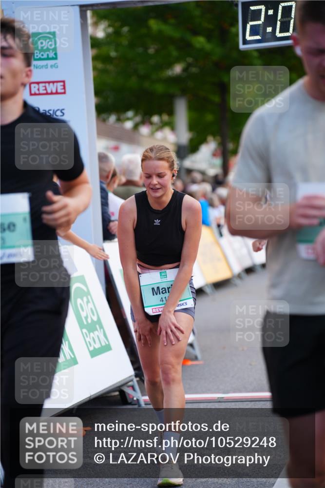 20.09.2026 - PSD Bank Halbmarathon LAZAROV Photography http://msf.ph/oto/10529248 20.09.2026 12:09:50 Ziel 1772, 1923, 2004, 2025, 4185, 4196, 4715 meine-sportfotos.de